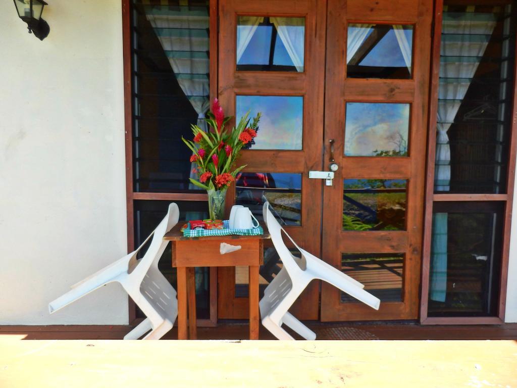 Taufua Beach Fales Lalomanu Room photo